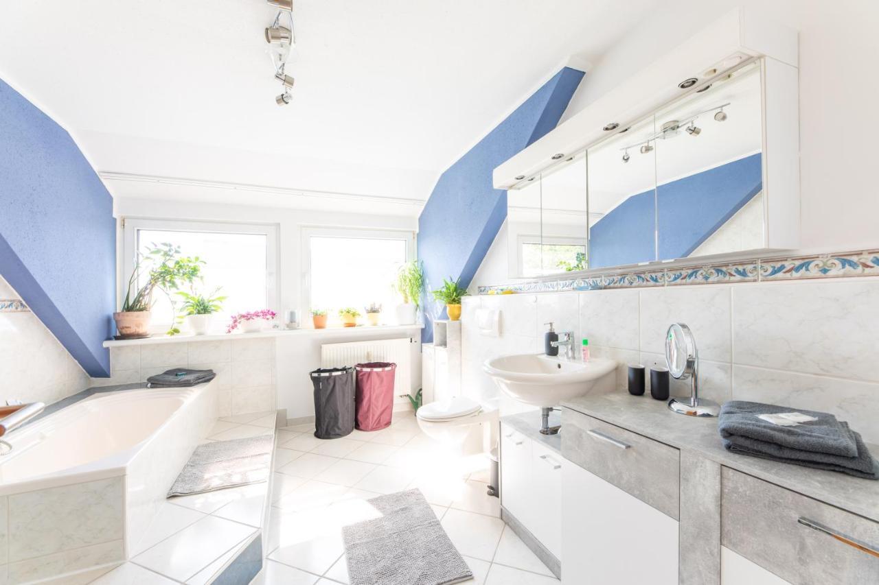 Perfekt Fuer Gruppen, Familien & Geschaeftsreisende - Naehe Bamberg & Erlangen Apartment Adelsdorf Luaran gambar