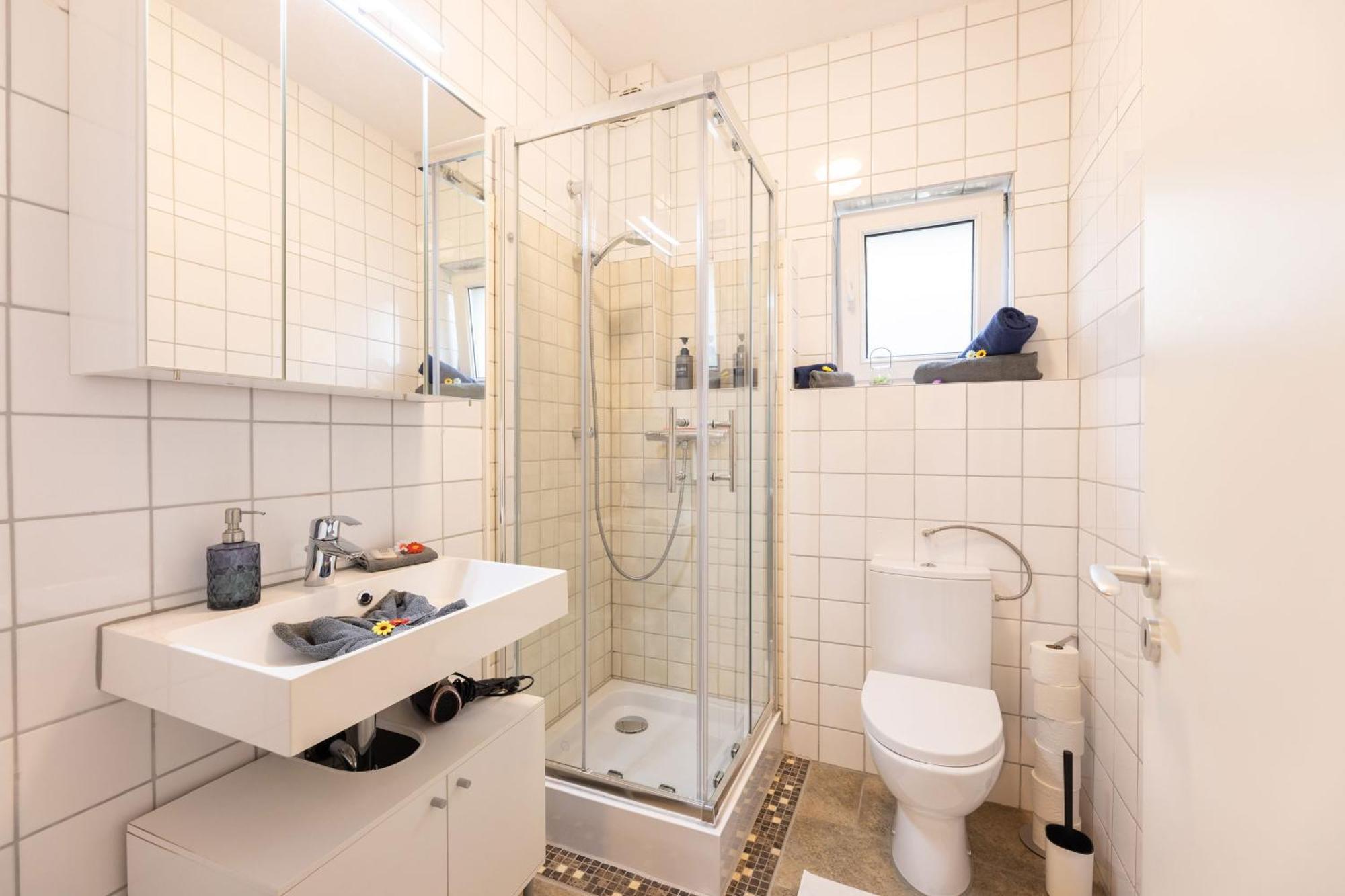 Perfekt Fuer Gruppen, Familien & Geschaeftsreisende - Naehe Bamberg & Erlangen Apartment Adelsdorf Luaran gambar